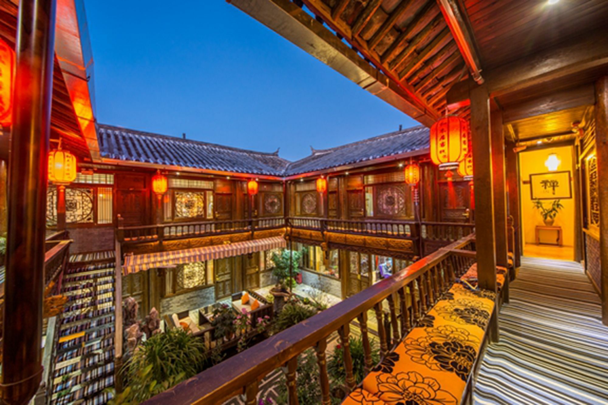 He Mu Ju Inn Zhongyi Branch Lijiang  Eksteriør billede