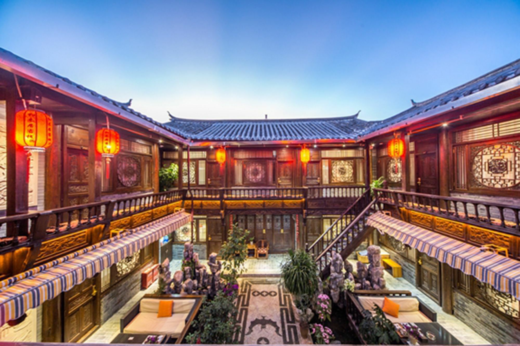 He Mu Ju Inn Zhongyi Branch Lijiang  Eksteriør billede
